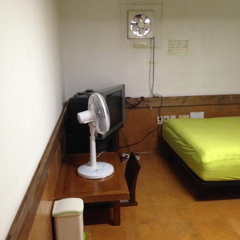 Itaewon Land Spa & Guesthouse Сеул Номер фото