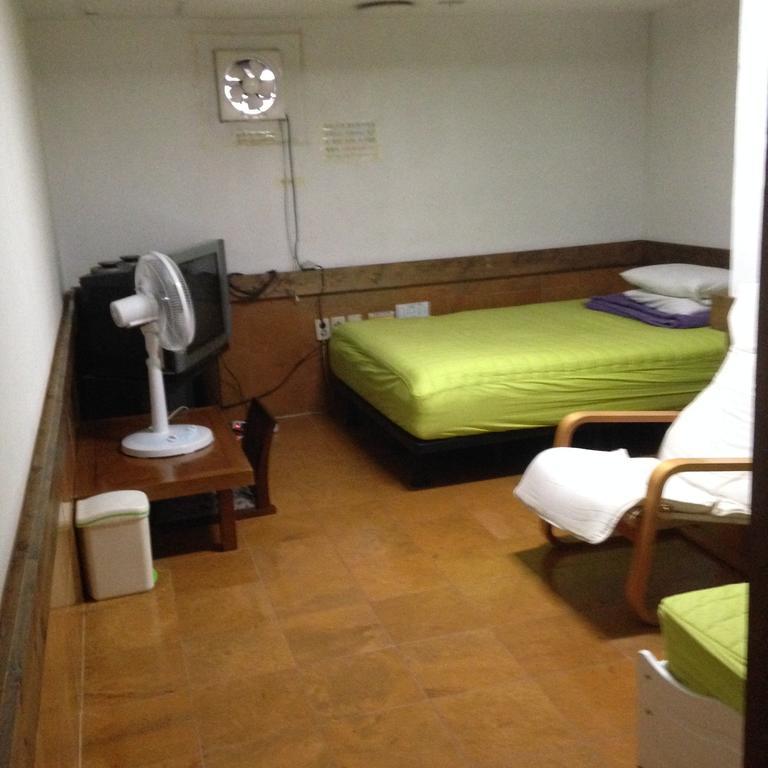 Itaewon Land Spa & Guesthouse Сеул Номер фото